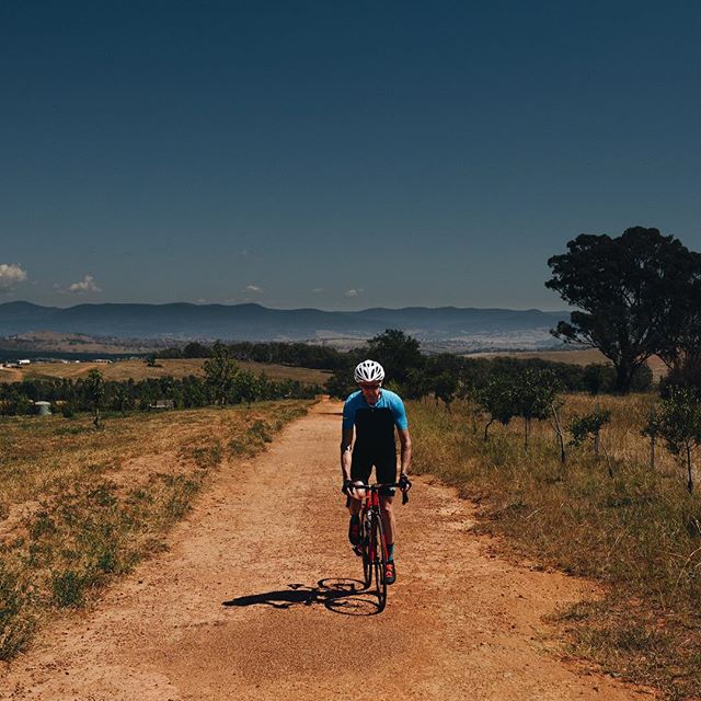 Break on through...#theroadlesstravelled #canberra #gravelgrinder